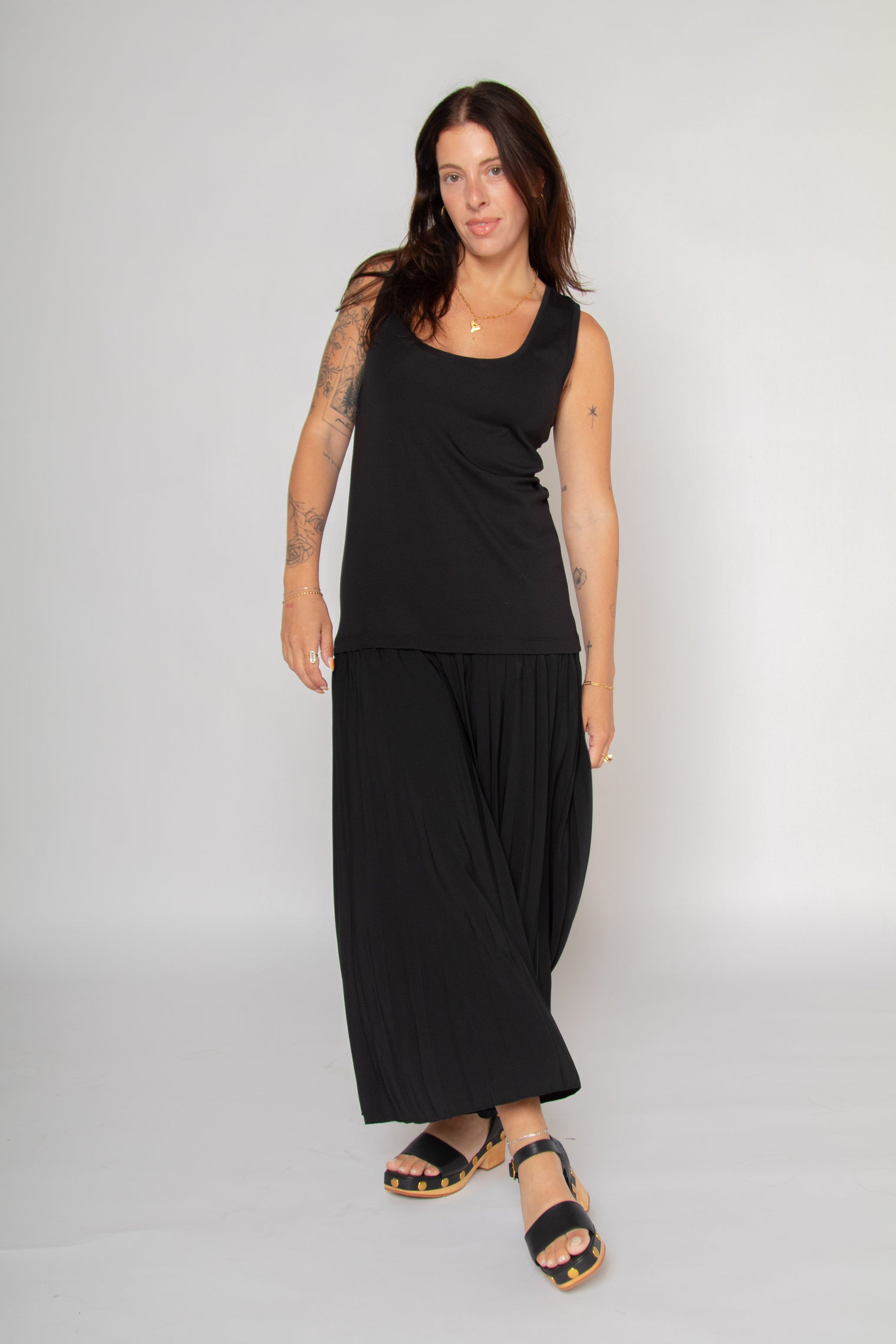 Contrast Tank Top Pleated Maxi Dress Black