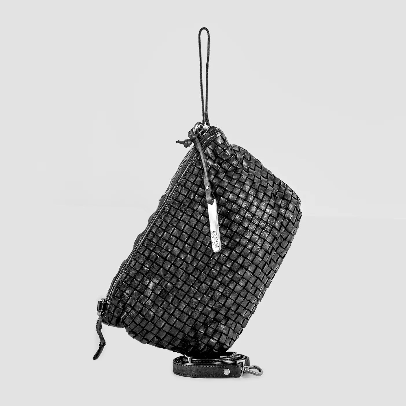 LOLA WOVEN BLACK Gifts + Accessories Bags 101MEME    