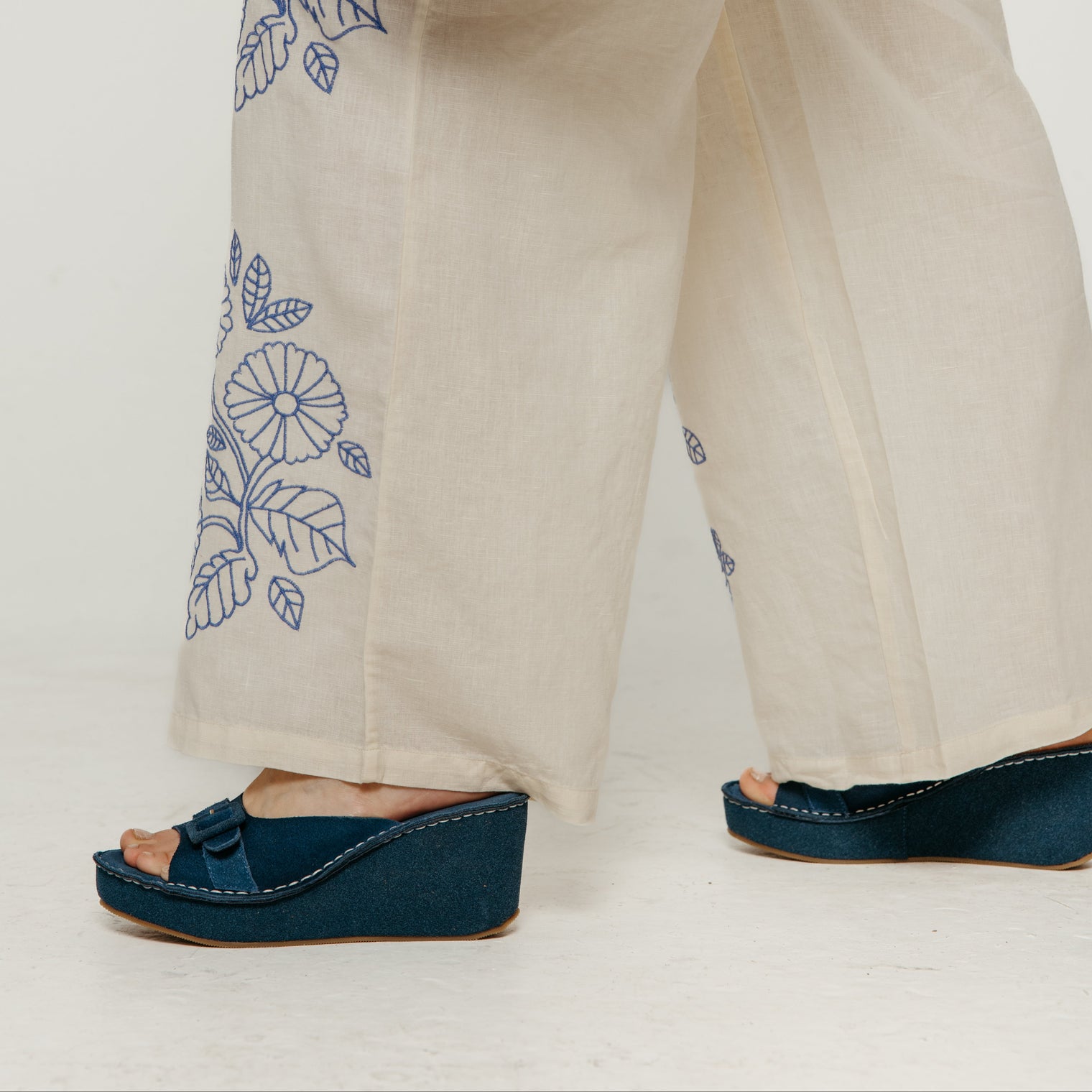 Scarlett Chambray Women's Sandals Platforms Ayalla