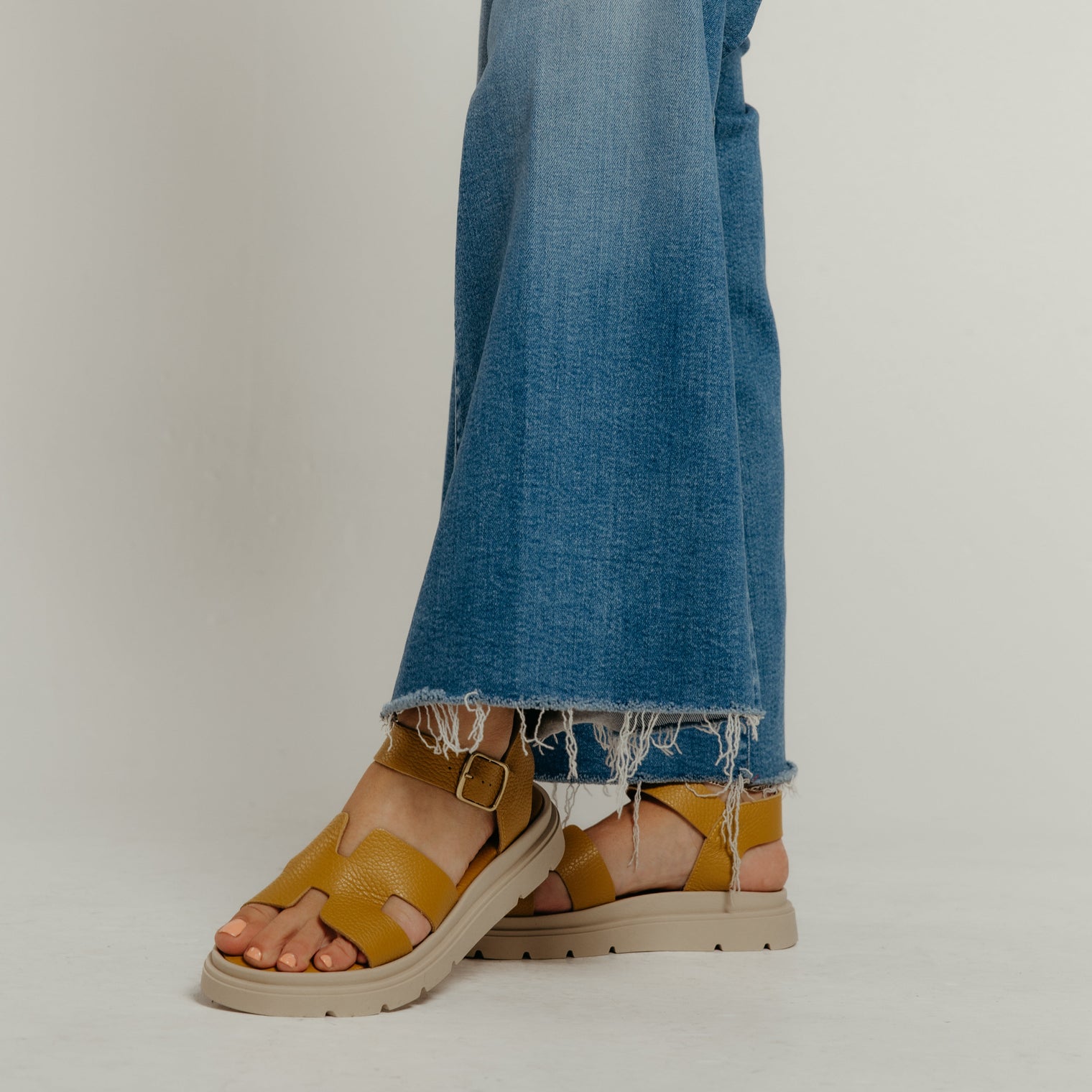Clara Mustard Women's Sandals Ateliers