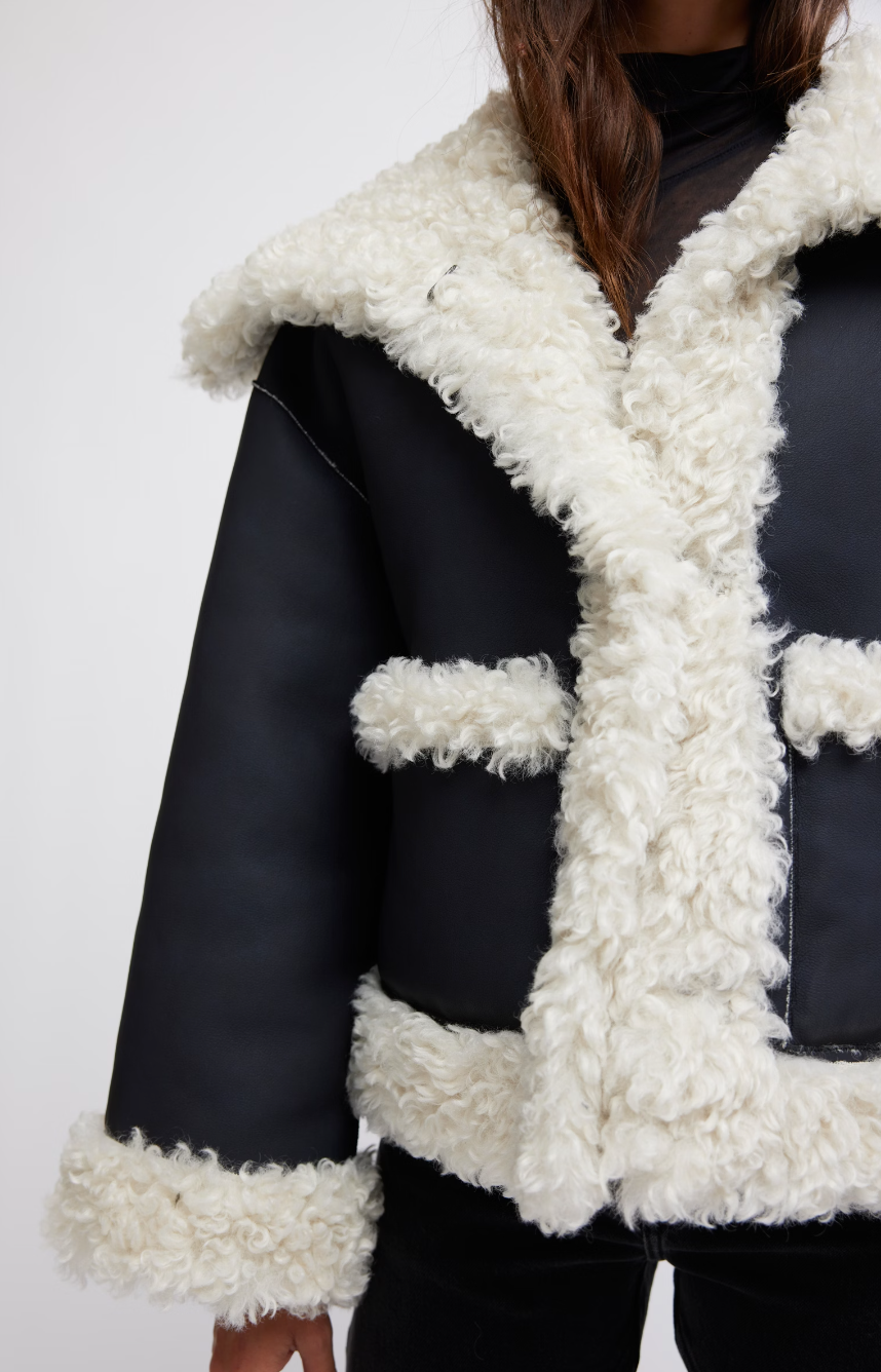 Kiki Sherpa Jacket Black – The Sōl Collective Kiki Sherpa Jacket Black – The Sōl Collective