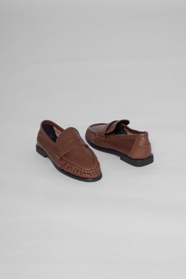 Elmira Brown Women's Shoes Loafers Pavement