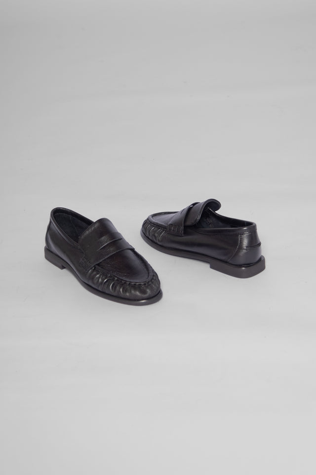 Elmira Black Women's Shoes Loafers Pavement