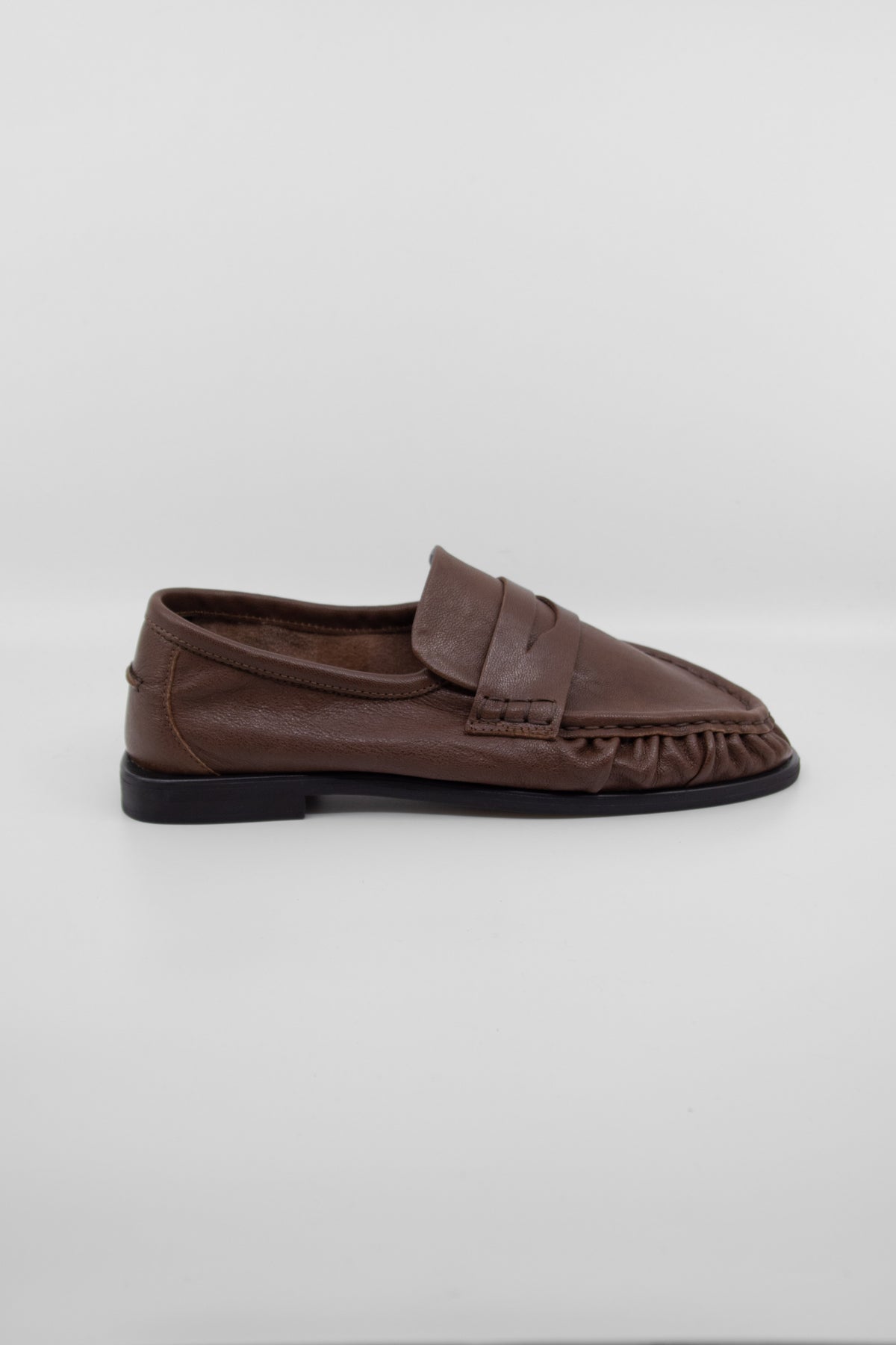 Elmira Brown Women's Shoes Loafers Pavement