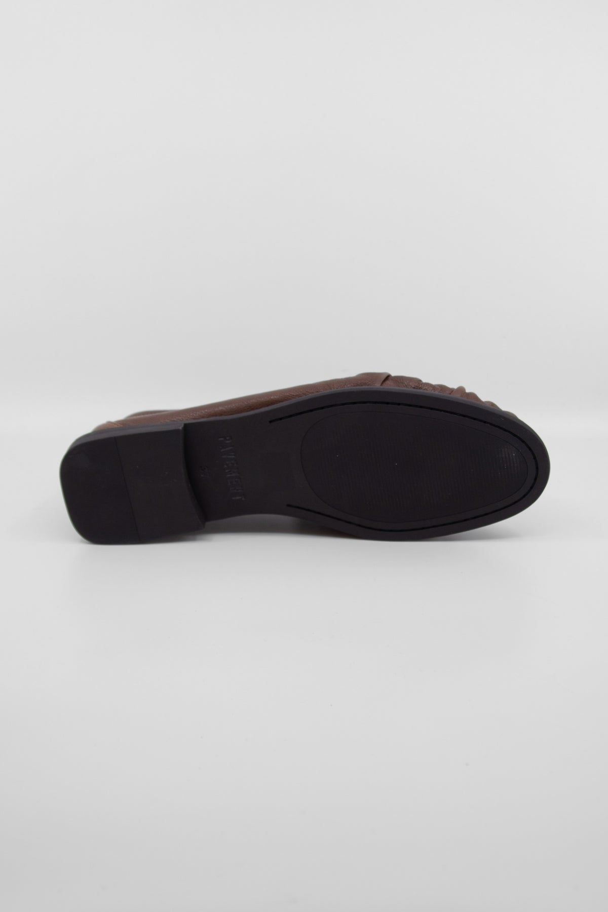 Elmira Brown Women's Shoes Loafers Pavement