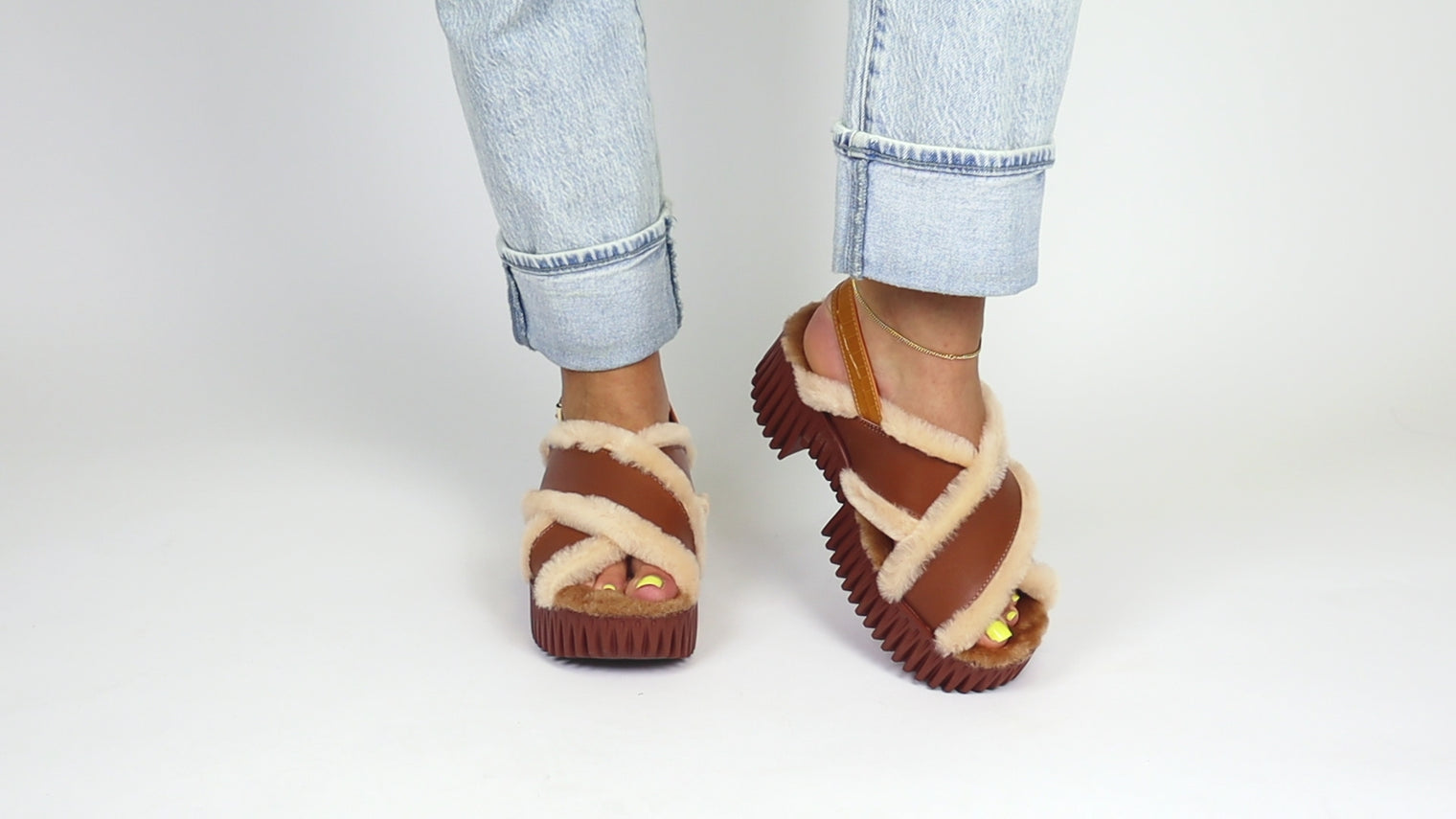 Plia Puffy Brown Women's Sandals Platforms 4CCCCEES