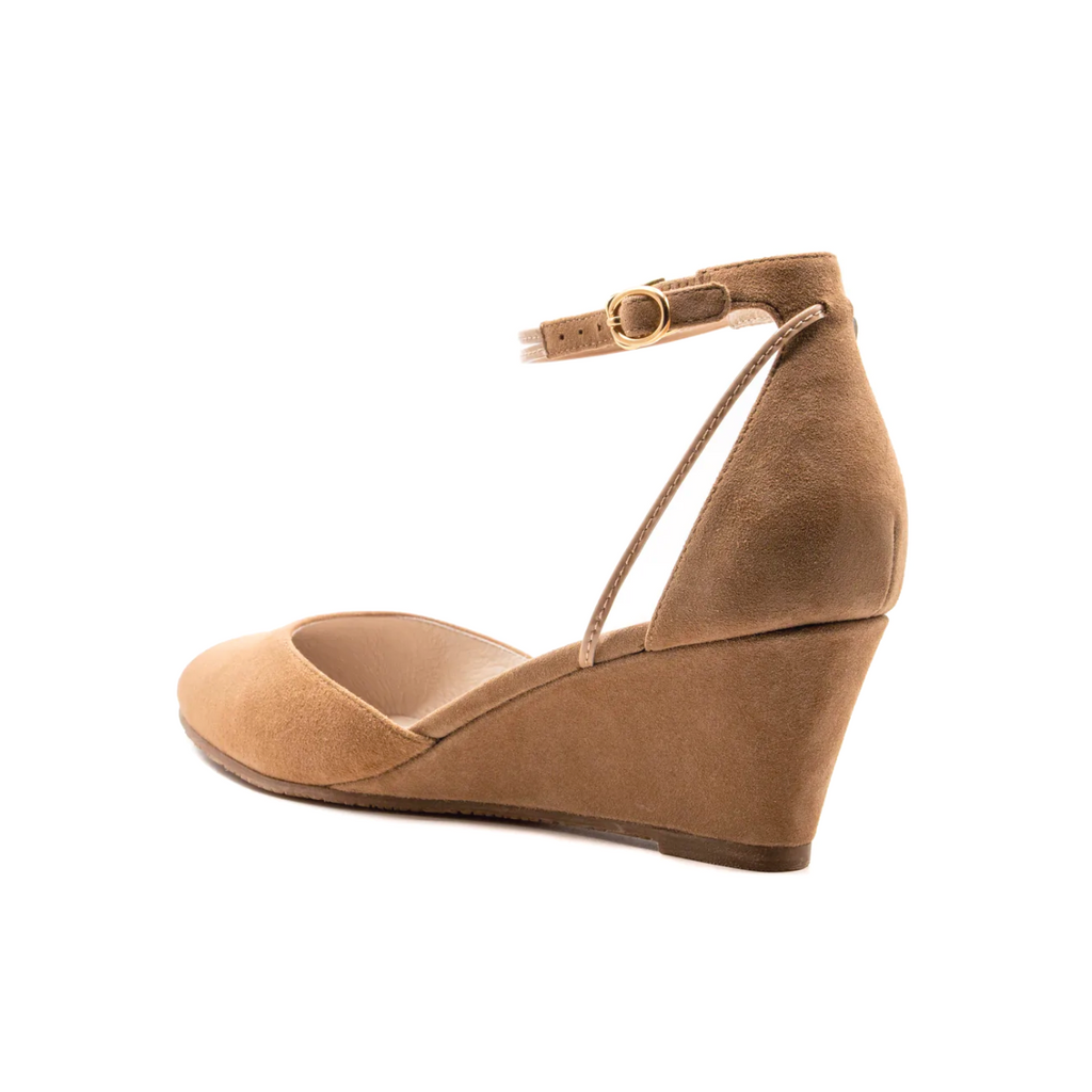 Women's wedge safari tan by Getaway sticks