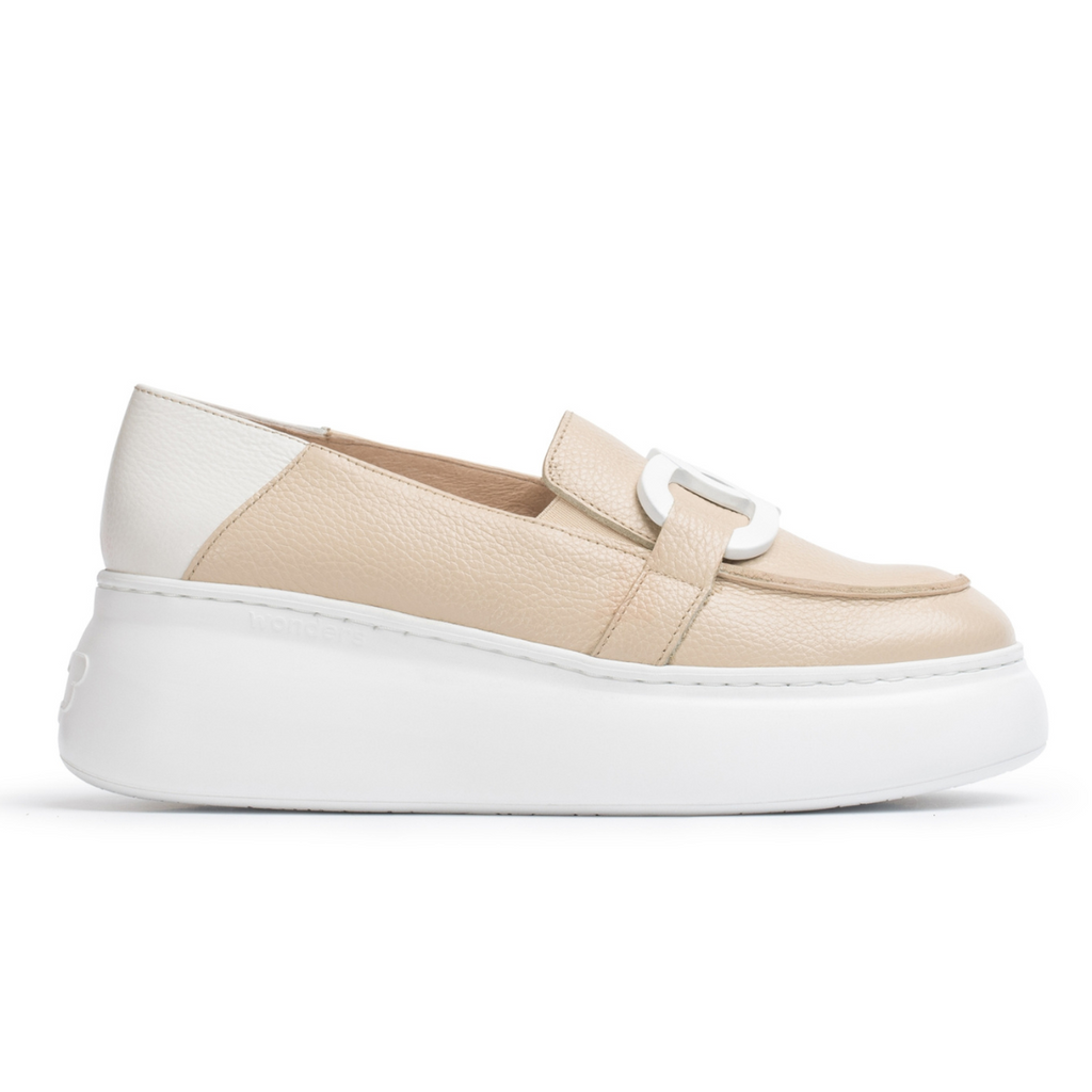 Women's chain link loafer natural platform by Wonders