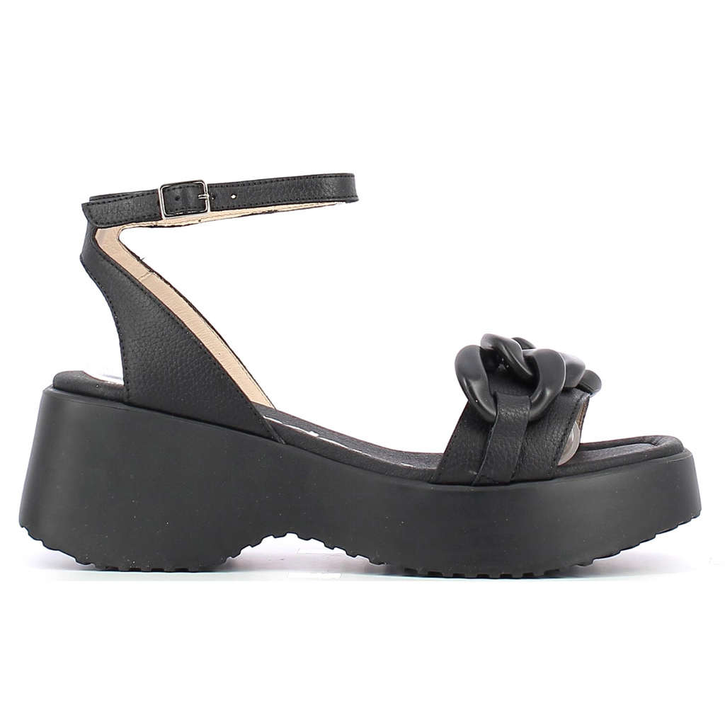 Women's wild negro chain link platform sandal by Wonders